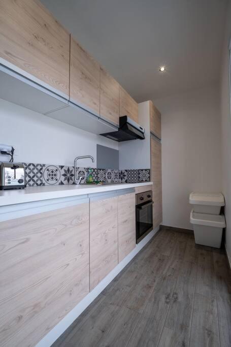 Apartmán Le Trianon - Parking Prive Remeš Exteriér fotografie