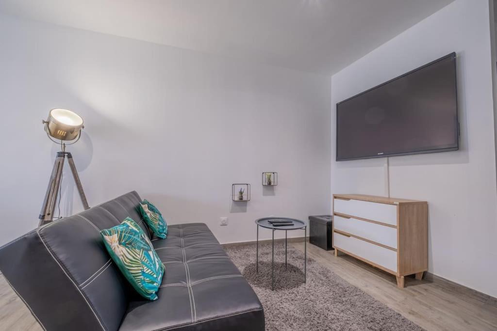 Apartmán Le Trianon - Parking Prive Remeš Exteriér fotografie