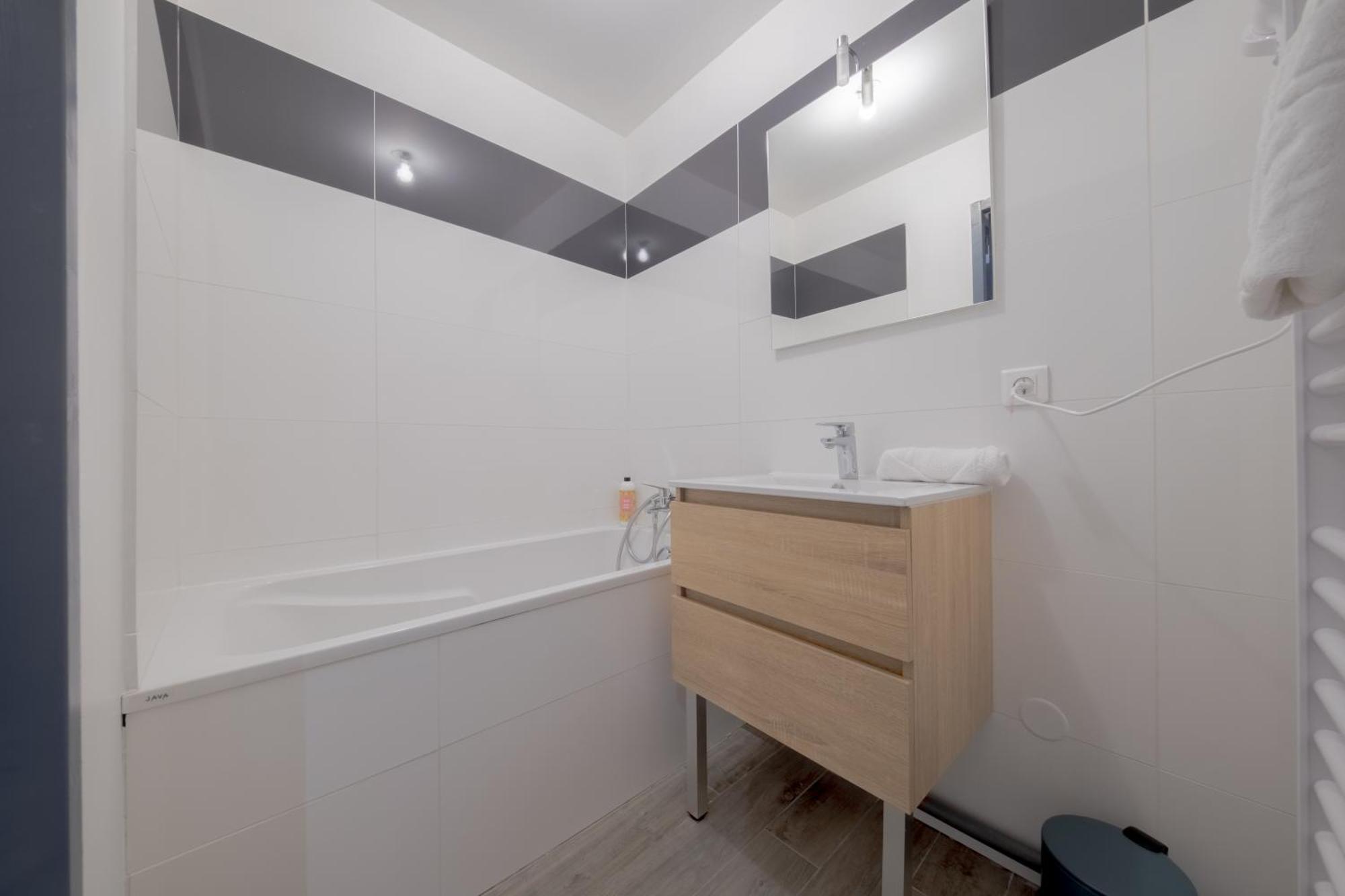 Apartmán Le Trianon - Parking Prive Remeš Exteriér fotografie